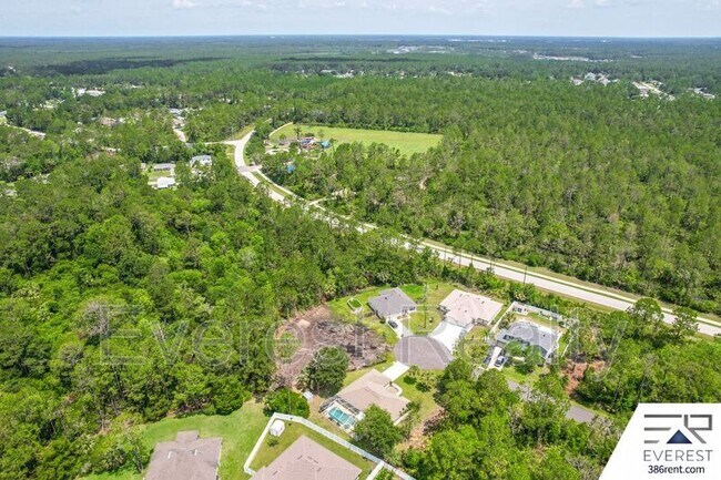 Building Photo - 13 Sleigh Bell Pl