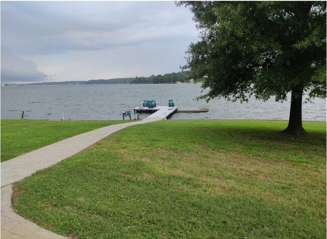 Building Photo - 227 Dove Rd