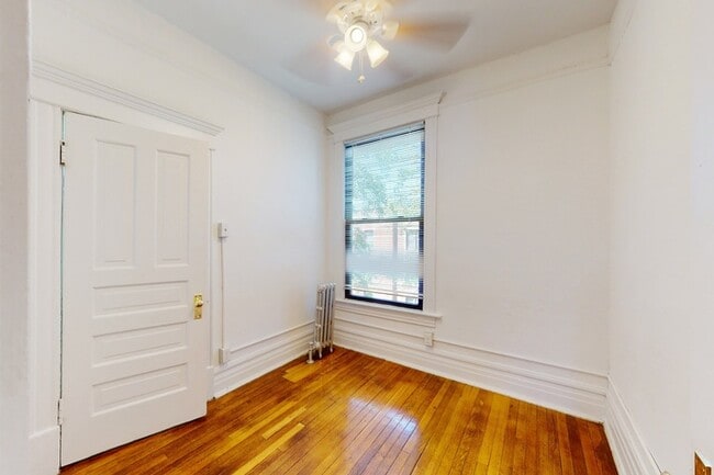 Floorplan - 5401-5403 S. Woodlawn Avenue