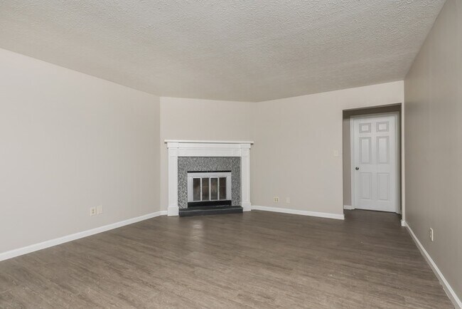 Building Photo - Amazing 3 Bedroom Ranch