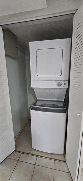 Building Photo - 3267 NW 102nd Ter