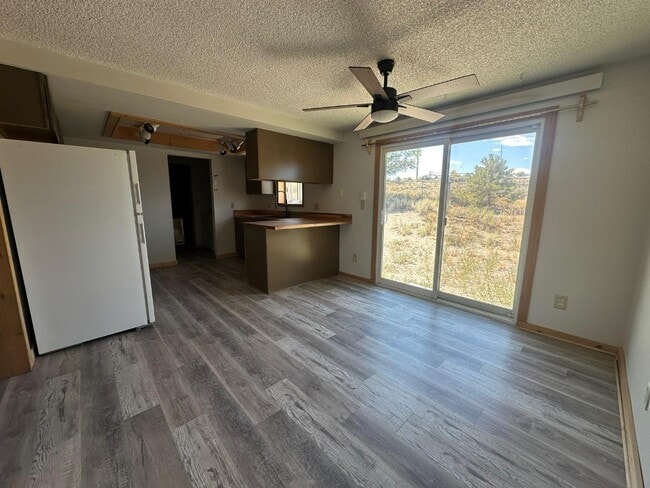 Building Photo - 311 9th St