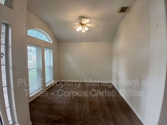 Building Photo - 7609 Cold Springs Dr
