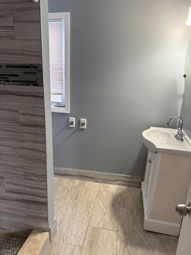 Building Photo - 87 Royal