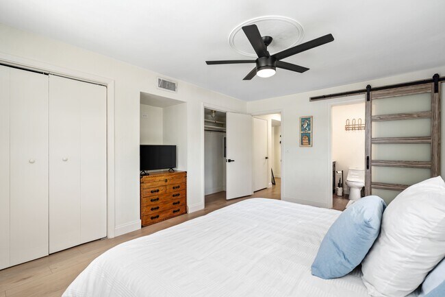 Building Photo - 94 Ivanhoe Dr