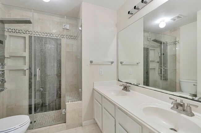 Building Photo - 11811 Newport Shore Dr