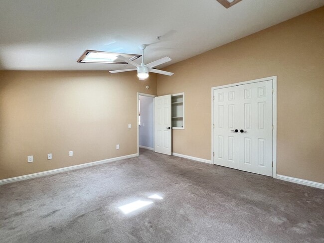 Building Photo - 39 Fountain Grove Cir