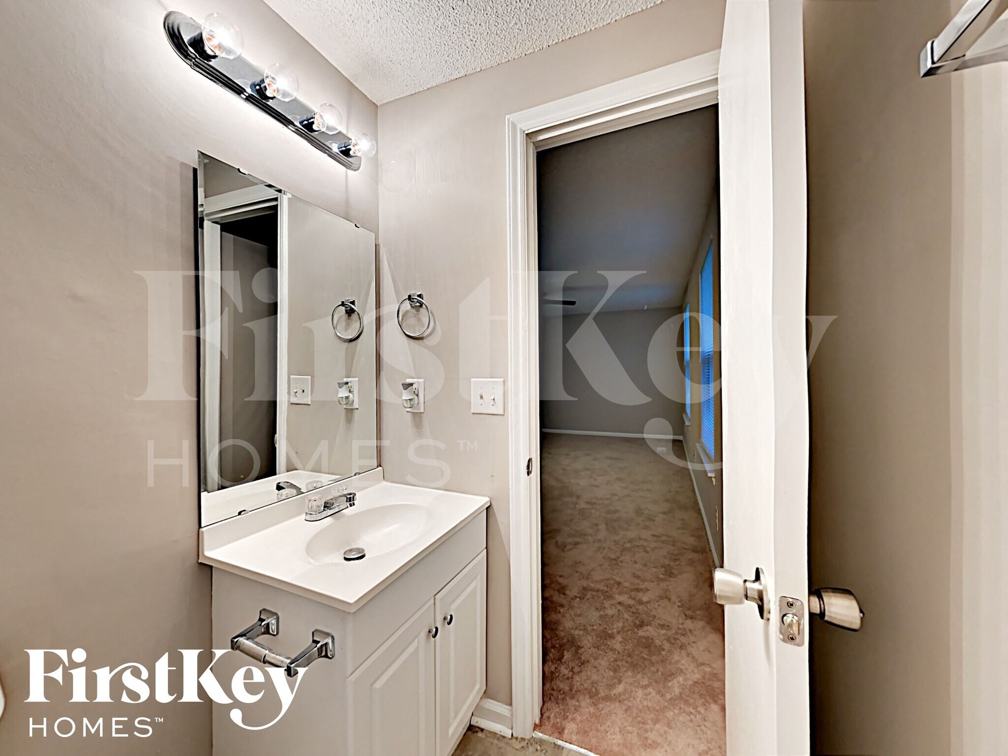 Building Photo - 1940 Winsted Ct