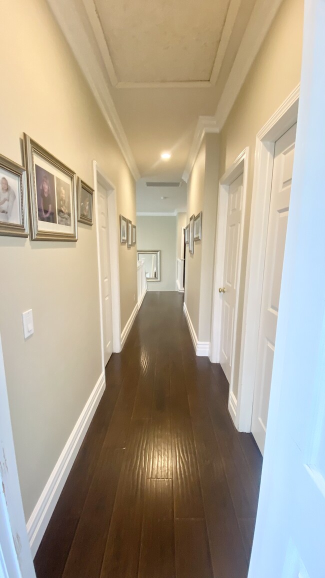 Building Photo - 2623 Sunshine Valley Ct