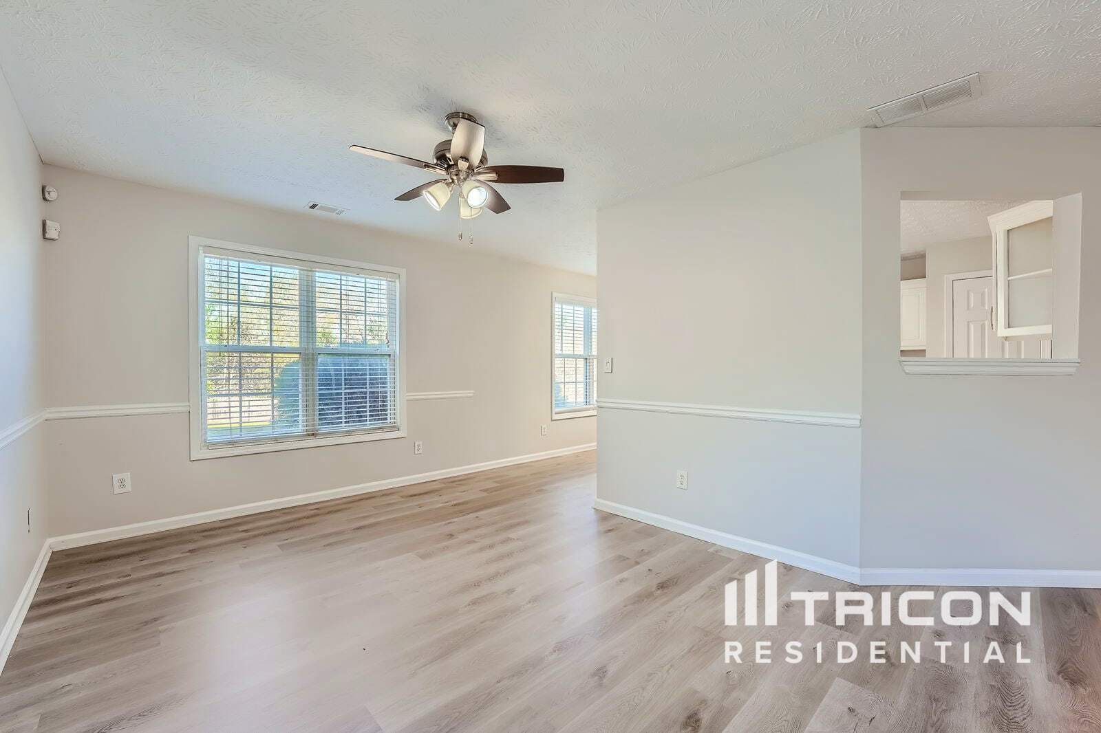 Building Photo - 1504 Riverglen Dr