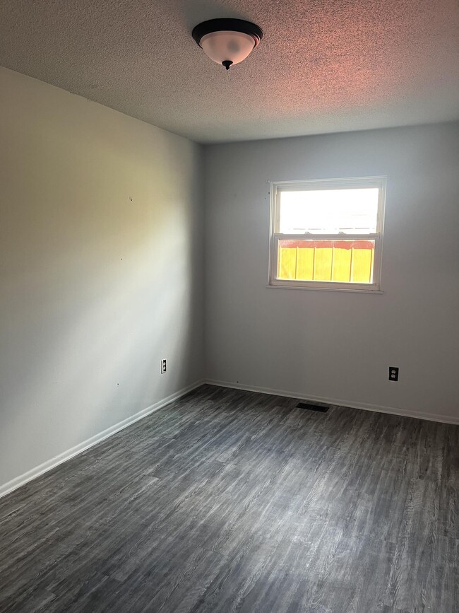 Building Photo - 1306 Cleveland-