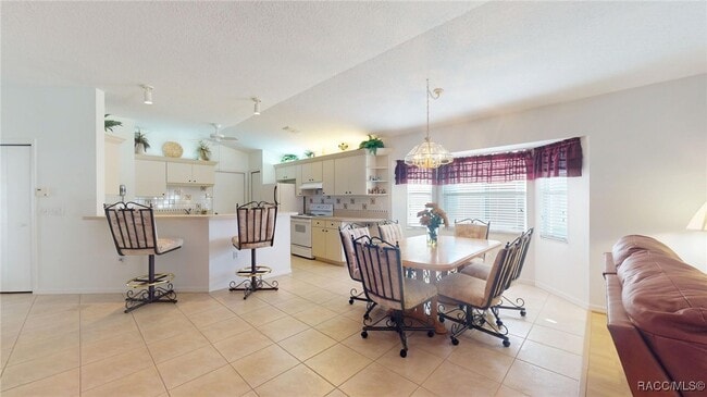 Building Photo - 761 W Sunbird Path