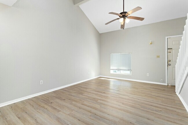 Building Photo - 1176 Oregon Ave