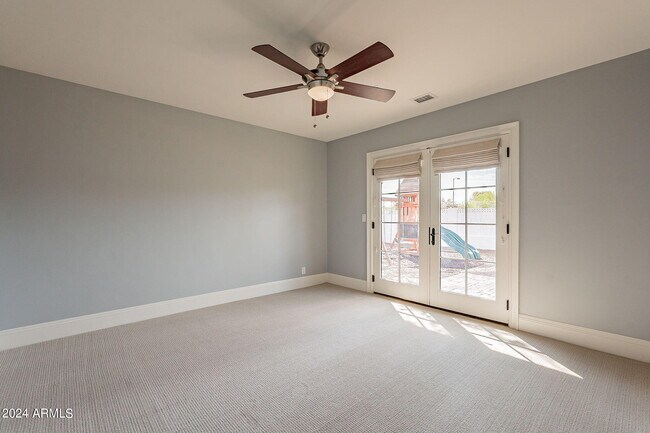 Building Photo - 6433 E Calle Camelia