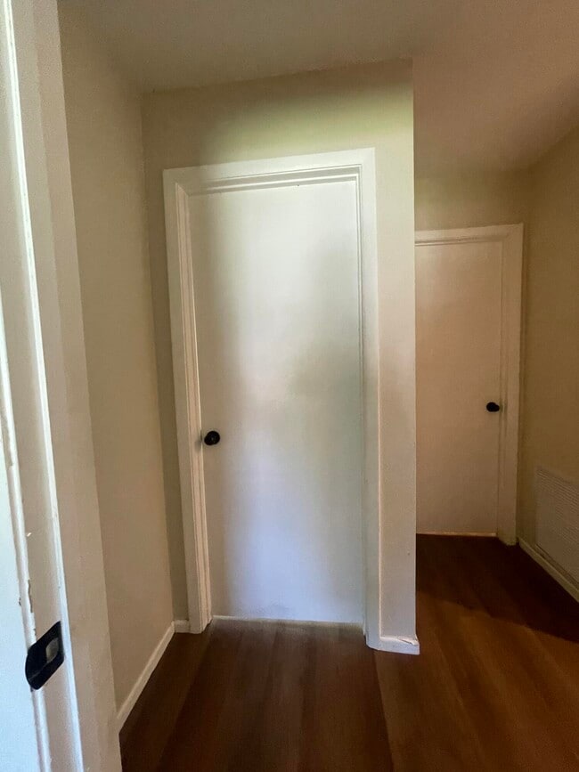 Building Photo - 1849 SE Rainier Rd