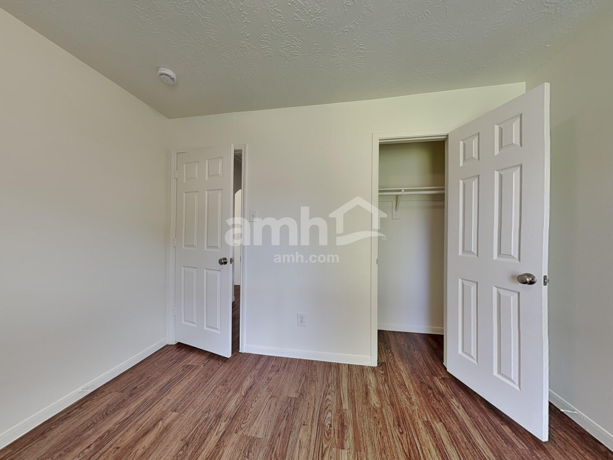 Building Photo - 9710 Sundew Dr