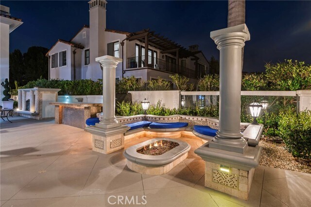 Building Photo - 7 Vista Luci