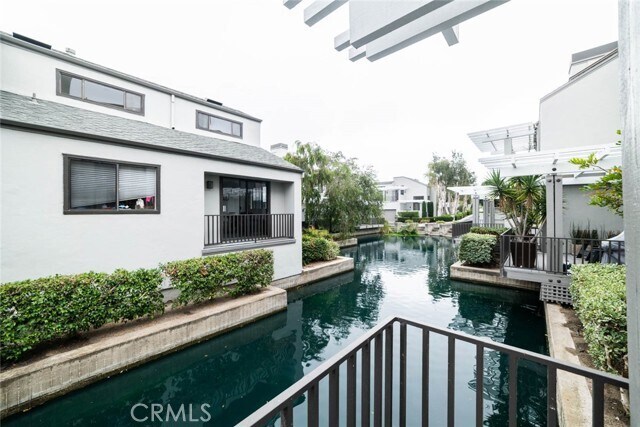Building Photo - 31 Waterway