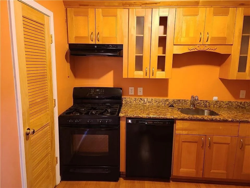 Building Photo - 1453 Springleaf Cir SE