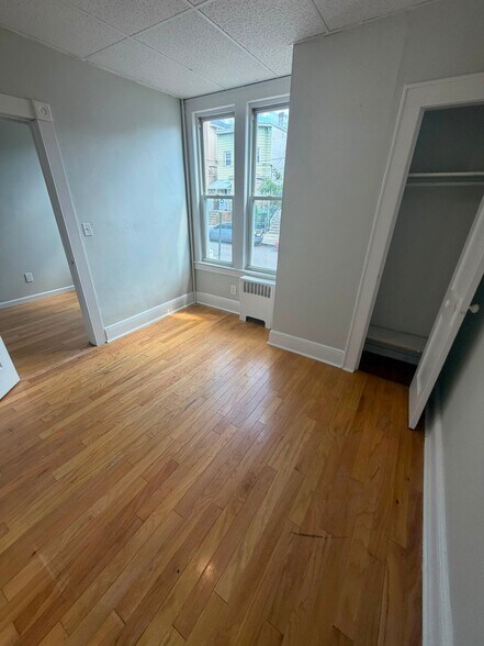 Building Photo - 425 3rd Ave