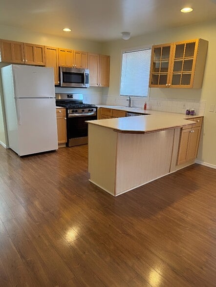 kitchen - 3108 Orleans St