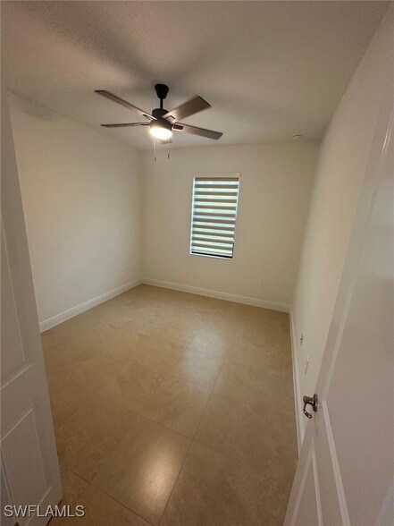 Building Photo - 2167 Della Dr