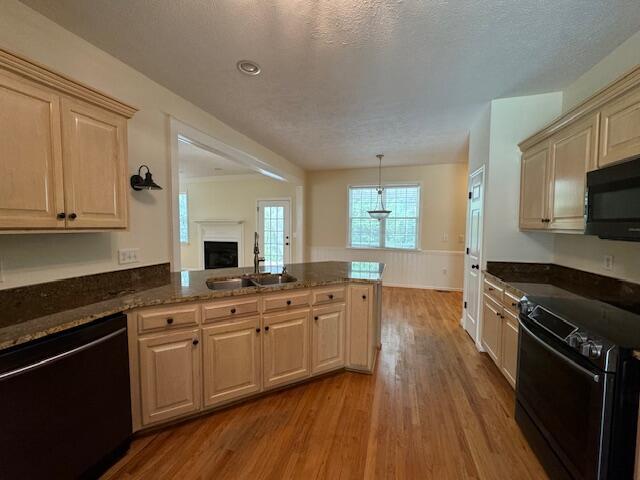 Building Photo - 263 Pine Hollow Dr