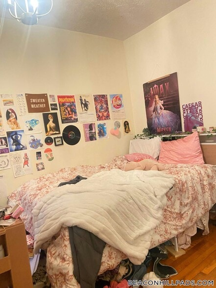 Building Photo - 72 Revere St