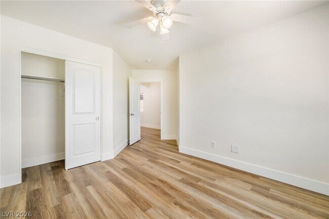Building Photo - 9372 Glendora Valley St