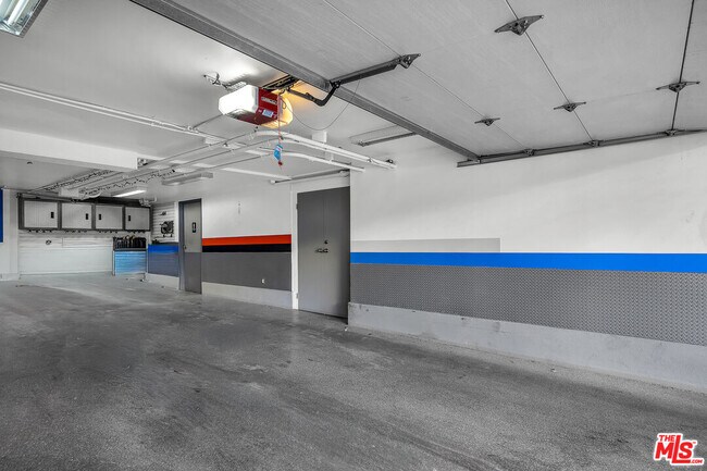 Building Photo - 1 Driftwood St