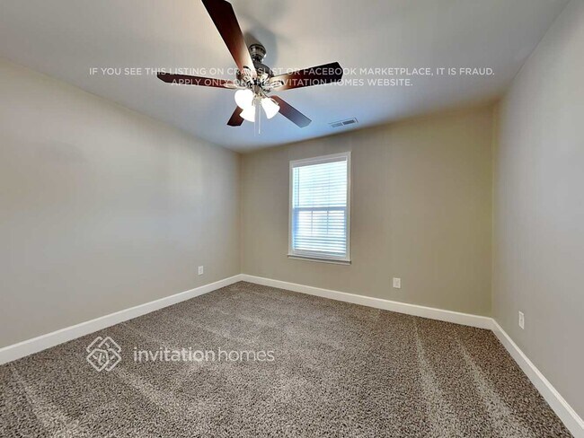 Building Photo - 1019 Sweet Gale Dr