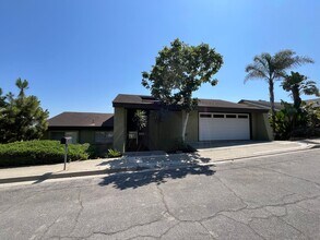 Building Photo - Stunning Views on the Mesa