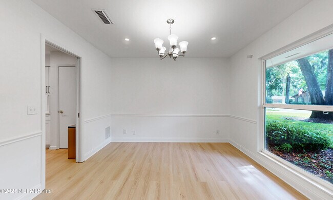 Building Photo - 3812 Buckskin Trail E