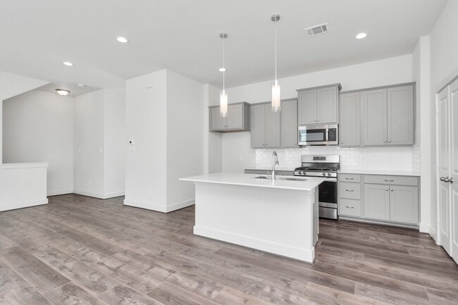 Building Photo - 2007 Bauer Dr