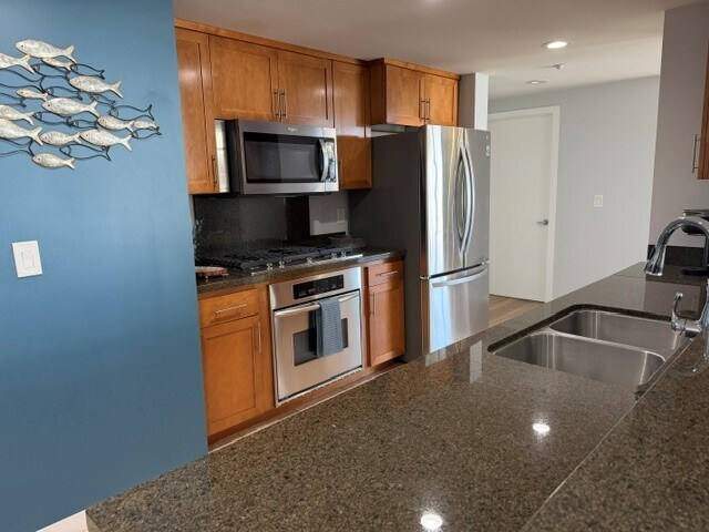 Building Photo - 400 W Ocean Blvd