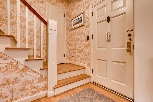 Building Photo - Beautiful Dream Home in the Southwest Hills! Call now to live amongst the trees!