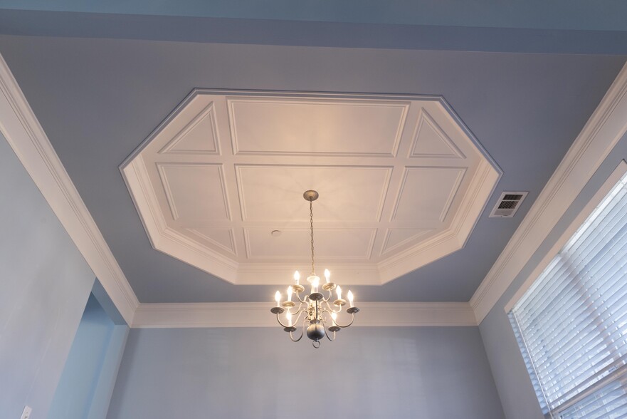 Crafted ceiling in Dinning - 1929 Ashburn Ct