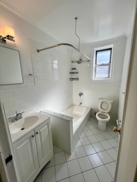 Building Photo - 1 Larchmont Acres