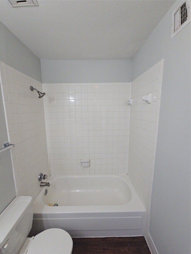 Building Photo - 14600 Fonmeadow Dr