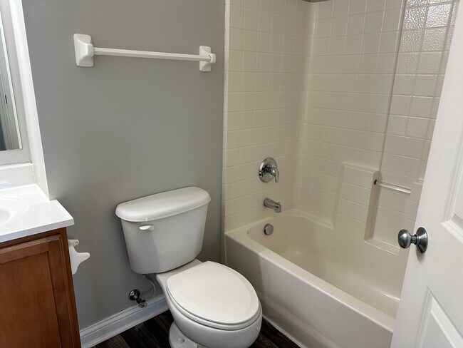 Second BR full Bath - 4118 Cambron Dr