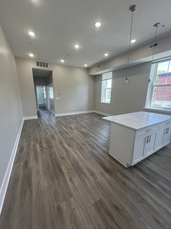 Building Photo - 4000 W Girard Ave