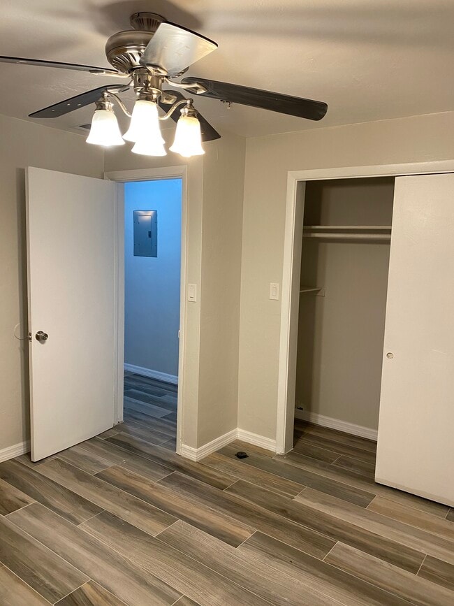 Building Photo - 8485 Sunset Dr