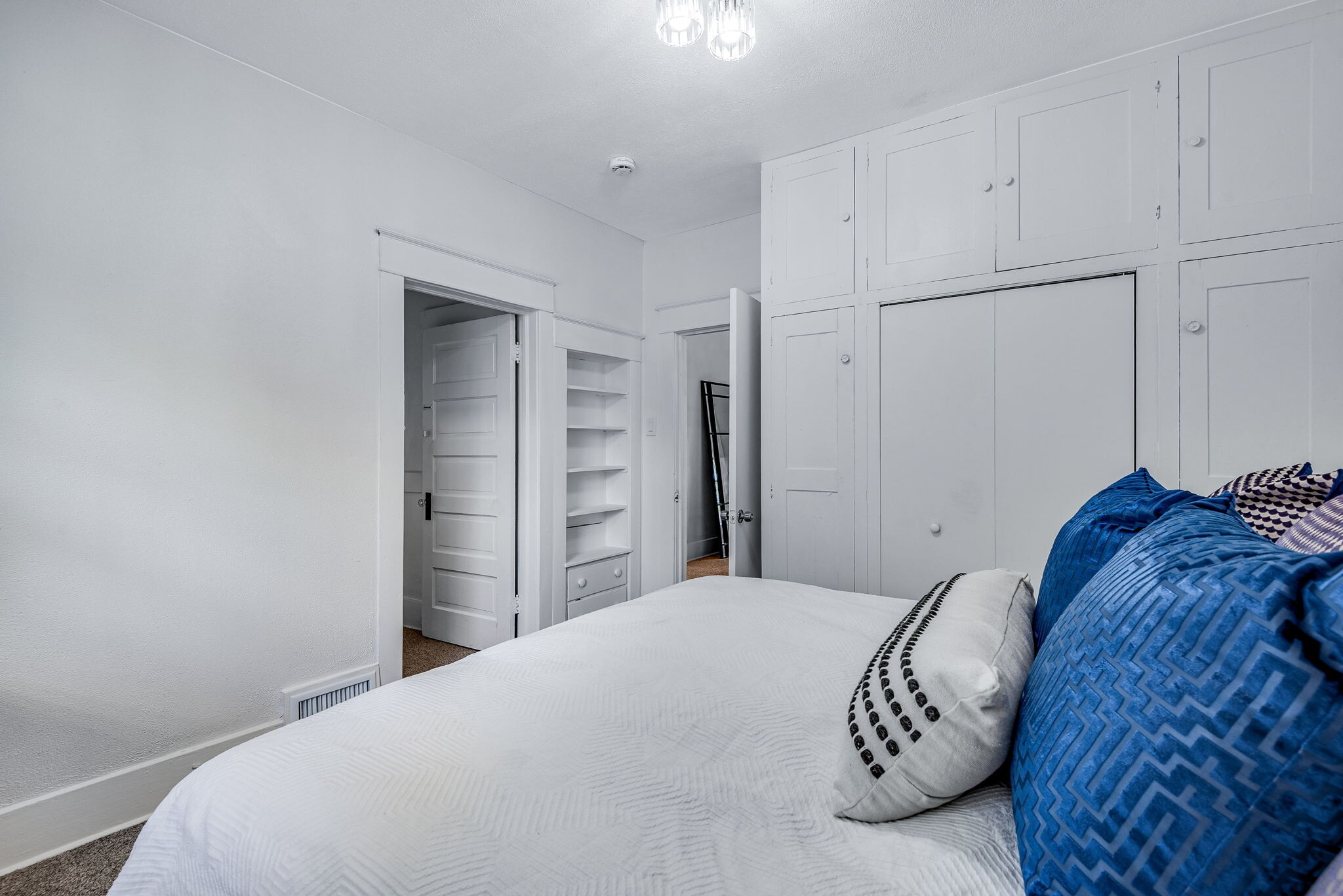 Building Photo - 1478 S University Blvd