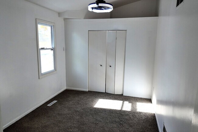 Building Photo - 1317 Fairview Ave