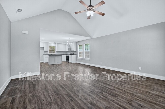 Building Photo - 701 S Binkley St