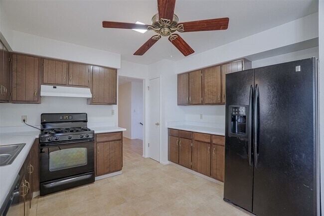 Building Photo - 3 Bedroom, 2 Bath Home with Views in Prescott!