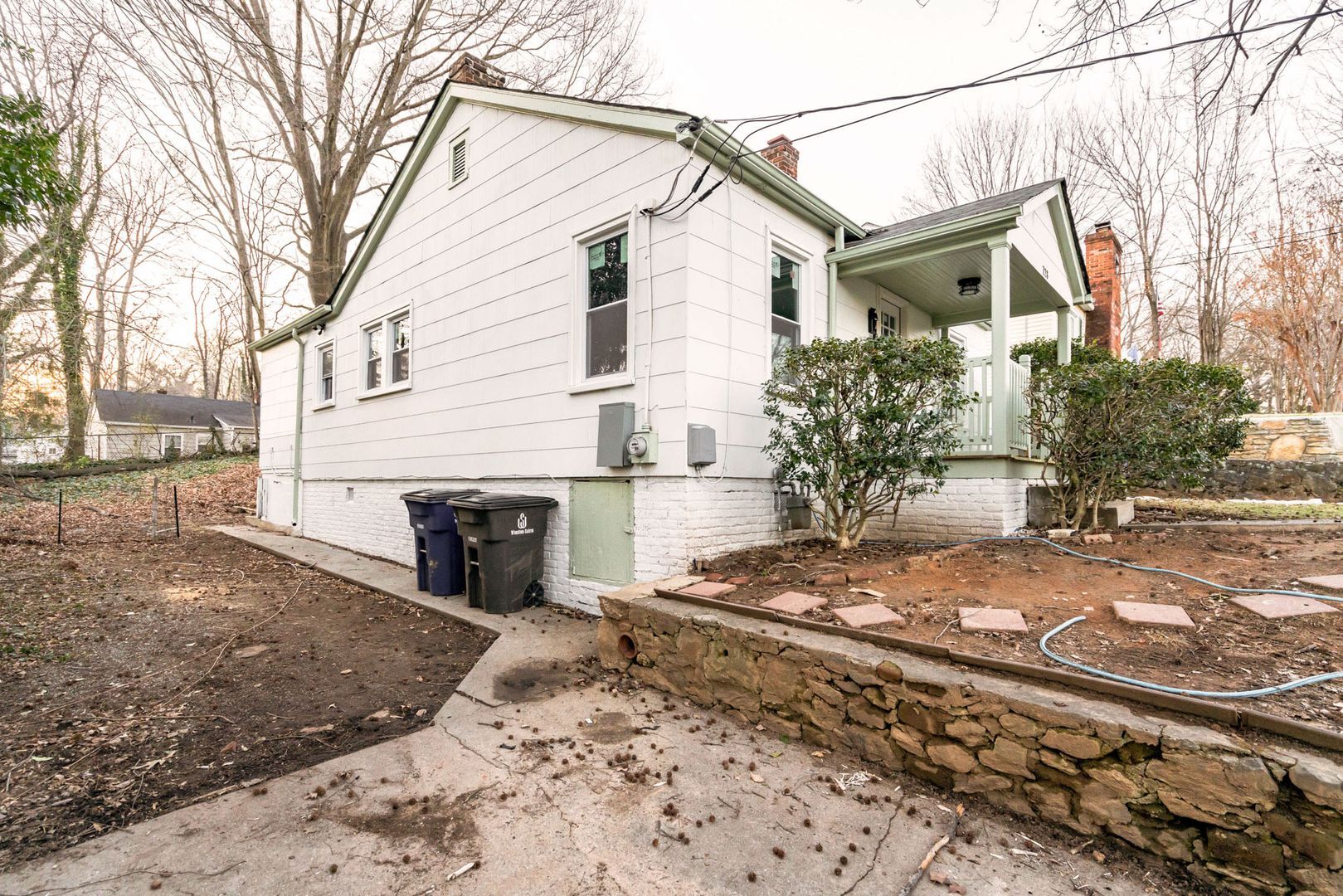 Building Photo - 728 Mulberry St SW
