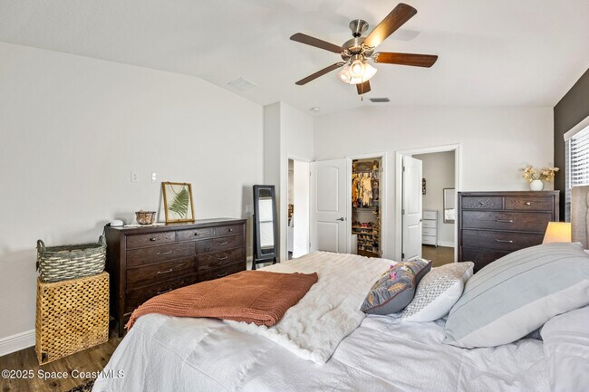 Building Photo - 1236 Alaqua Way