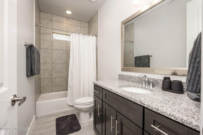 Building Photo - 3865 Jericho St