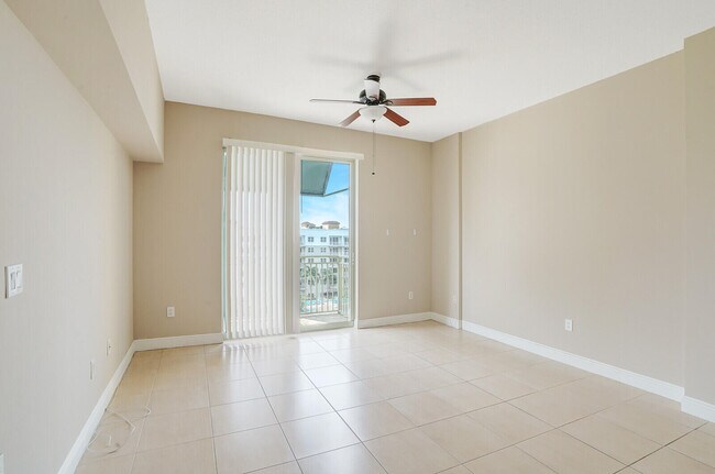 Building Photo - 610 Clematis St